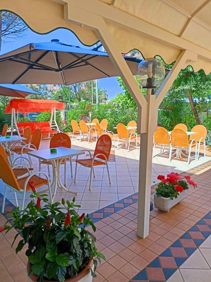 Costa Del Sole Only Room ミラノ・マリッティマ エクステリア 写真