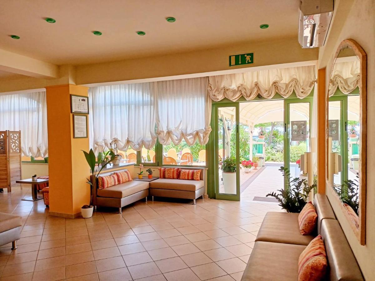Costa Del Sole Only Room ミラノ・マリッティマ エクステリア 写真